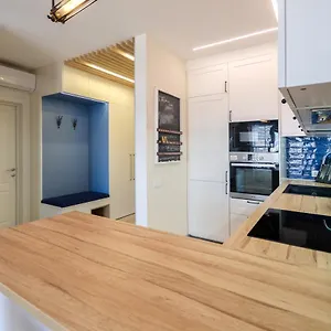 Petrovdom 16-154 In Rc Kvartet, 16г Vasyl Lypkivskyi Street , Киев Украина